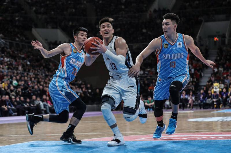 NBA最新賽事熱血激戰(zhàn)，巨星閃耀賽場