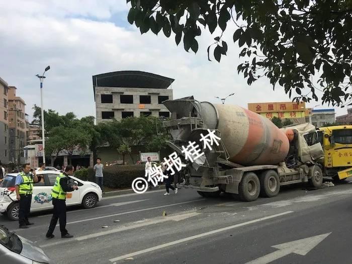 桂林公交車突發(fā)碰撞事件，多車相撞引發(fā)深刻交通反思