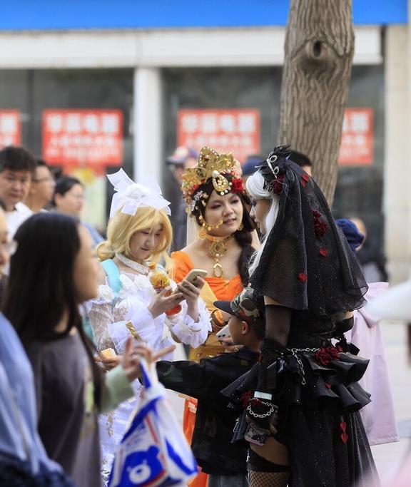 山西孝義回應(yīng)，嚴(yán)禁學(xué)生玩Cosplay，展現(xiàn)學(xué)習(xí)與變化的自信力量