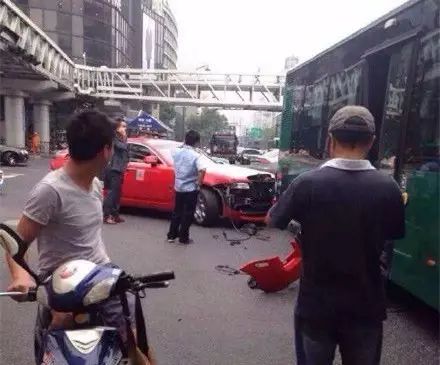 小欖最新車禍及其背后故事，小巷獨特風(fēng)味小店揭秘