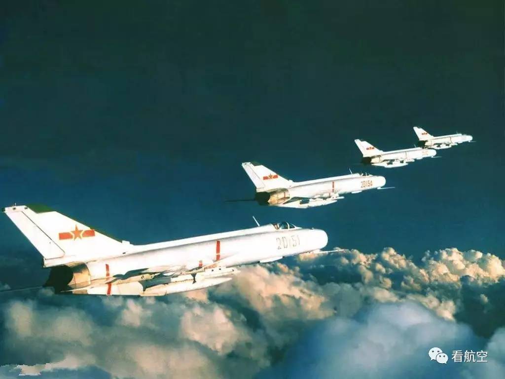美國(guó)最新戰(zhàn)機(jī)探尋自然美景之旅，心靈寧?kù)o之地的奇妙旅程