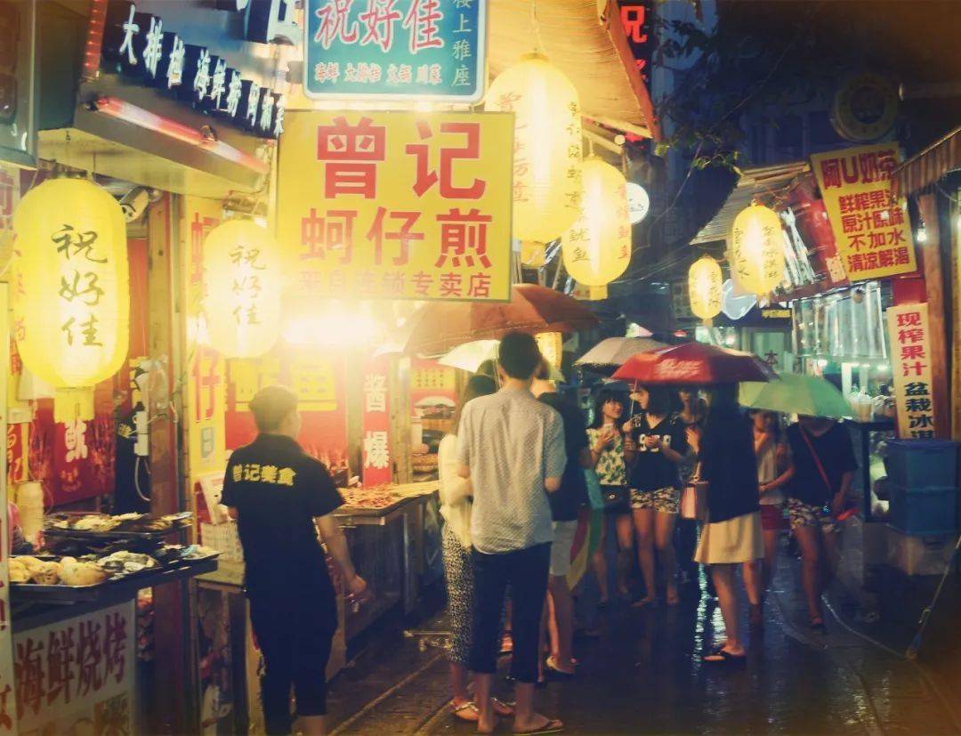 香港餐飲最新動(dòng)態(tài)，小巷美食的驚喜之旅