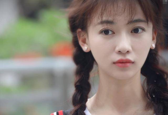 張含韻最新電視劇，小巷深處的隱藏瑰寶