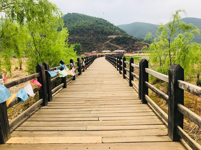 任嘉倫最新動(dòng)態(tài)，擁抱自然，心靈寧?kù)o之旅