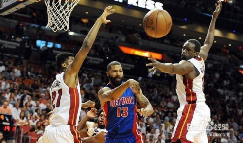 NBA巔峰對(duì)決，湖人VS火箭的激烈比拼