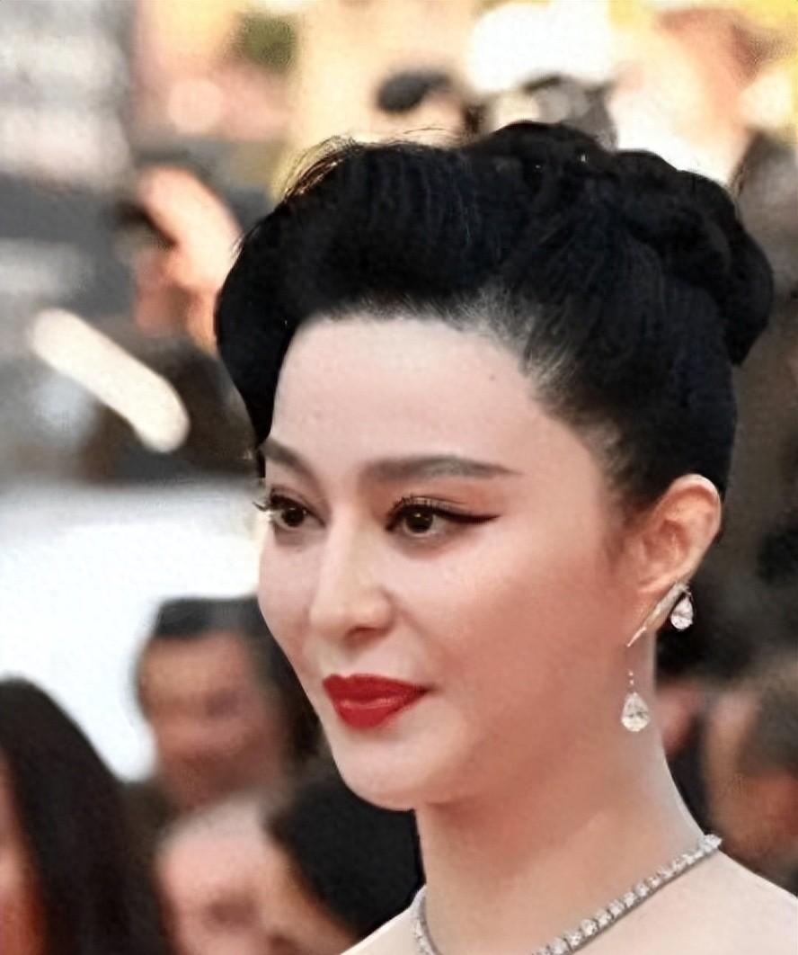 最新時(shí)尚舞臺(tái)妝容，變化提升自信，學(xué)習(xí)塑造輝煌之美