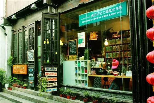 錢林上市，探索小巷特色小店的非凡魅力