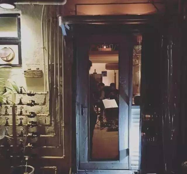 小巷中的跨界寶藏，一場獨(dú)特環(huán)境的探索之旅