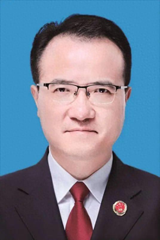 準格爾旗最新擬任干部亮相，探索小巷中的隱藏瑰寶